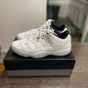 Air Jordan 11 Retro Low Legend Blue